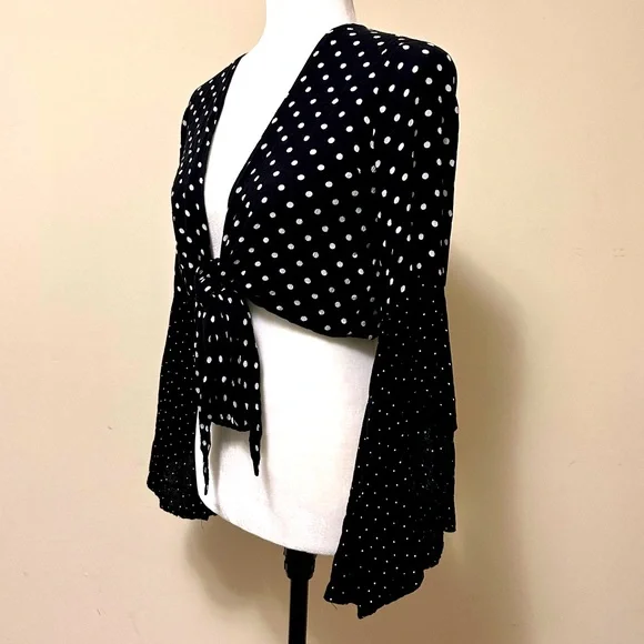 Seven Wonders Black White Spots Crop Top w Tie Wide Bell Sleeves Shirt Blouse 6 - Picture 8 of 16